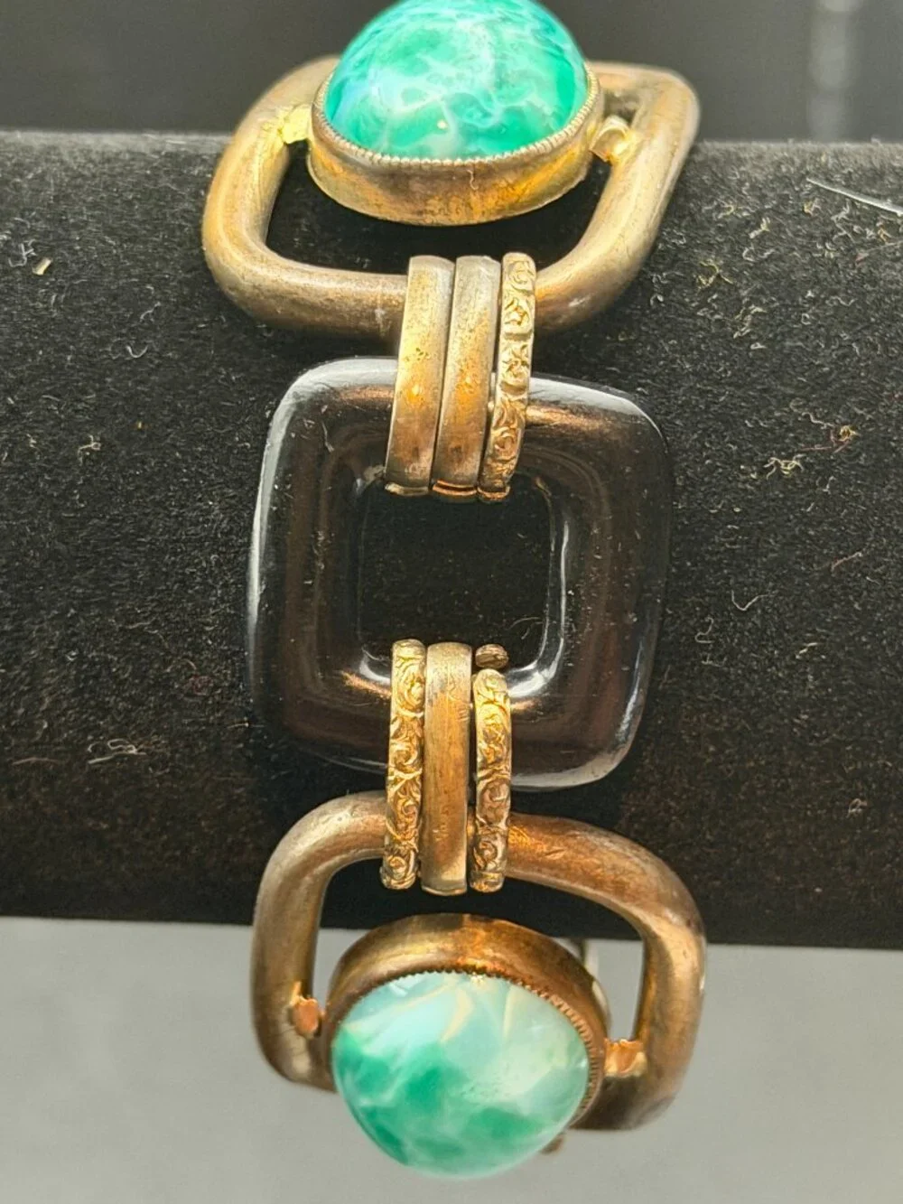 VTG BOHO Victorian Revival brass link bracelet green lucite moon glow stones 8